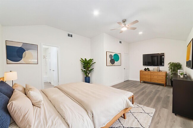 Building Photo - 17003 Summer Dew Ln