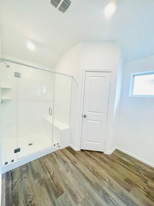 Building Photo - 2940 Tantara Dr