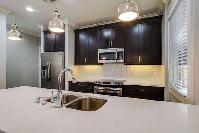 Building Photo - Beautiful build in Cleveland Park (Downtown Nashville)