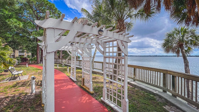 Building Photo - 225 S Tropical Trl