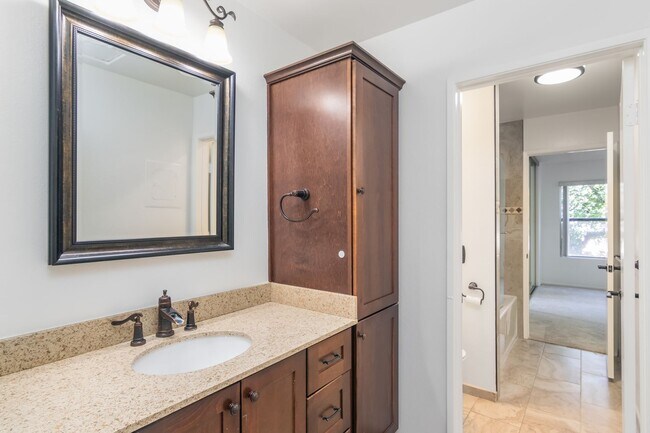 Building Photo - 2392 Archwood Ln