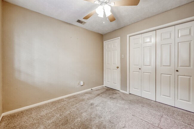 Building Photo - 5007 Maple Brook Ln