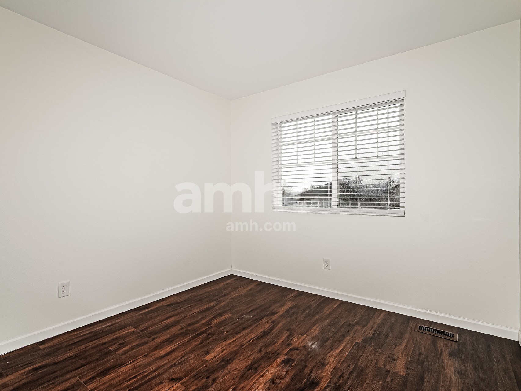 Building Photo - 748 Fenway Ln