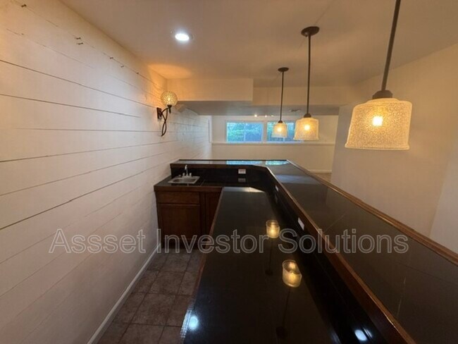 Building Photo - 8004 W 144th Pl