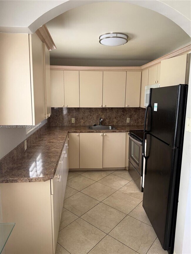 Building Photo - 95 Mansfield C