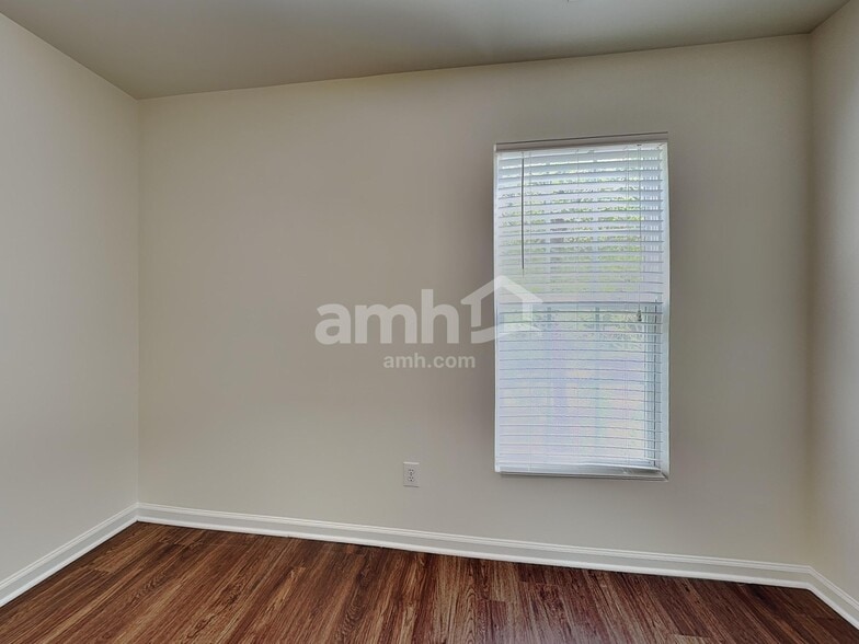 Building Photo - 2002 Gushing Dr