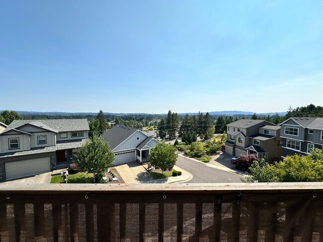 Building Photo - Gorgeous 4 Bedroom 2.5-Bath House in Tigar...
