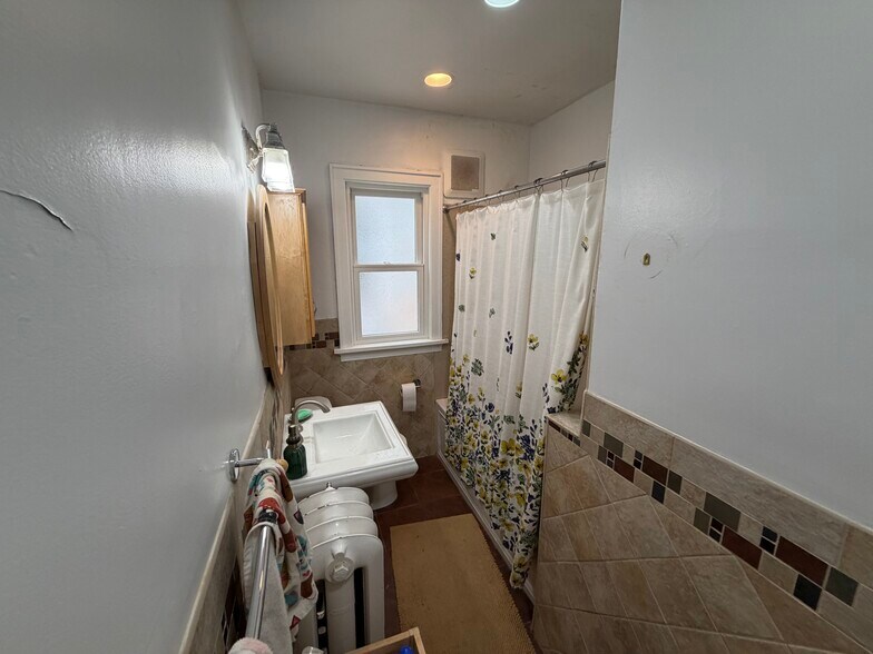 Building Photo - 1256 Spaight St