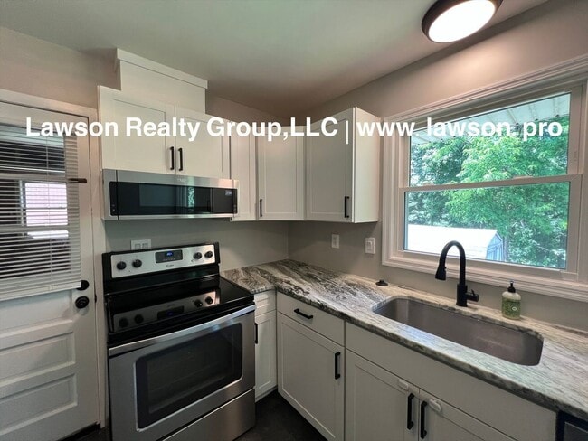 Building Photo - Updated Ranch in Glenvar with Garage and Bonus Room