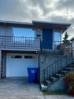 Building Photo - Wicked Cool Ballard Two Bed!