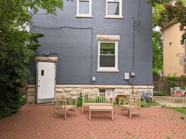 Building Photo - 0 bedroom in Evanston IL 60202