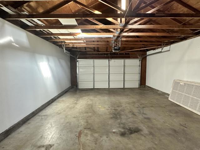 Building Photo - 10762 Fenwick Rd