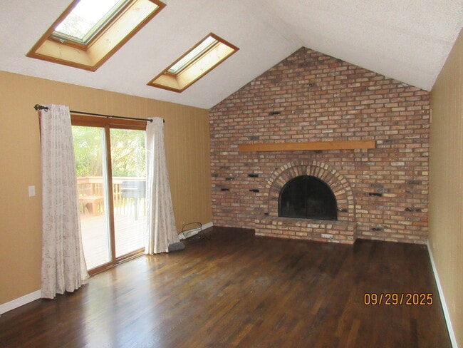 Building Photo - 1055 E Gartner Rd