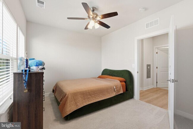 Building Photo - 46294 Mount Milstead Ter