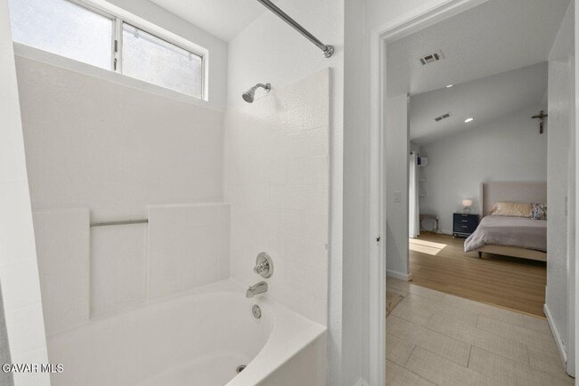 Building Photo - 37310 Newbury Pl