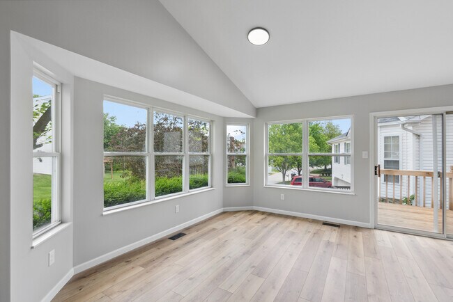 Building Photo - 103 Village Circle Dr