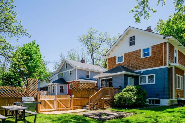 Building Photo - 212 Baldwin Ave