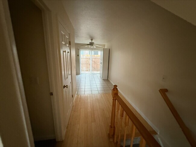 Building Photo - "Charming 2-Bed, 2.5-Bath Condo Retreat in Broomfield – Your Cozy 900 Sq Ft Haven Awaits!"