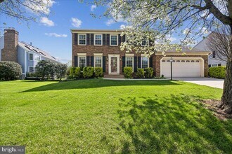Building Photo - 13511 Fallen Oak Ct