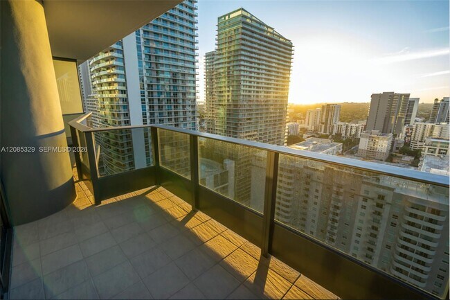 Building Photo - 1000 Brickell Plaza