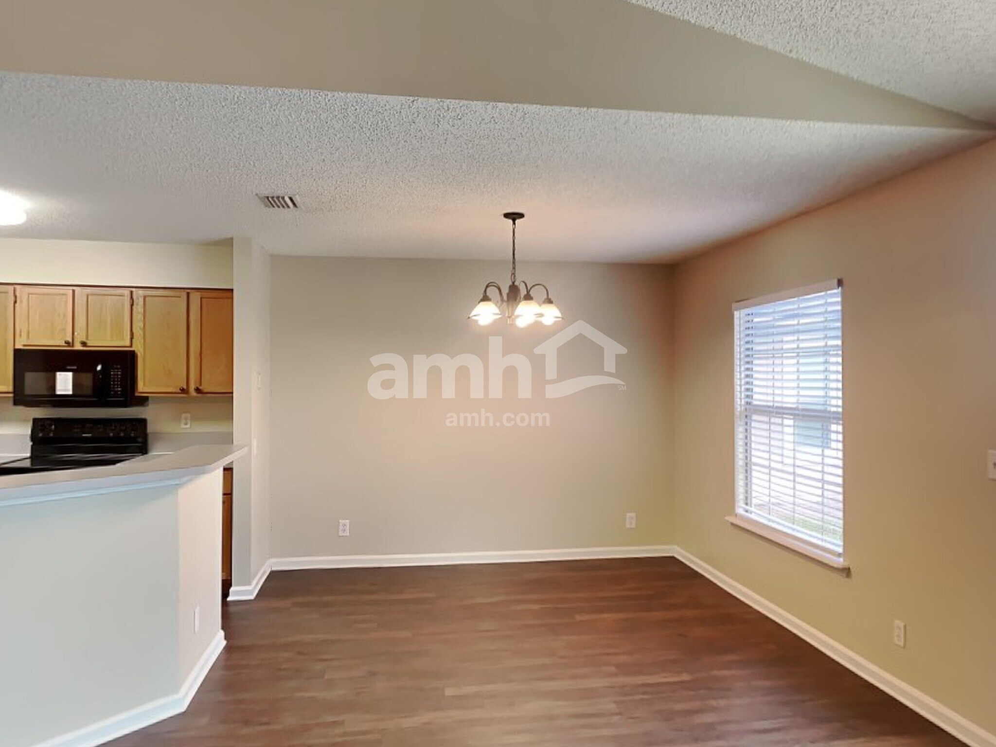 Building Photo - 12612 Ashglen Dr N