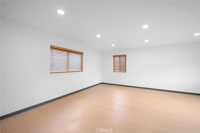 Building Photo - 10377 McBroom St