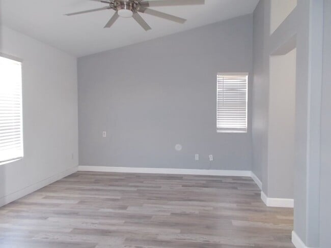 Building Photo - Modern 3-Bedroom Home in Prime Location with Stylish Upgrades