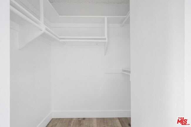 Building Photo - 1420 S Bedford St