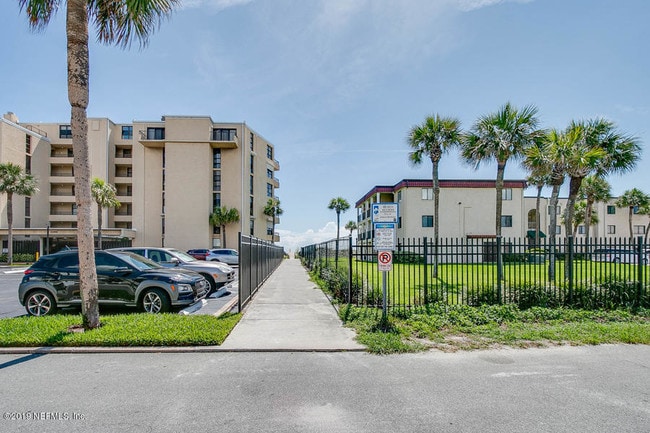 Building Photo - 2208 OCEAN S Dr