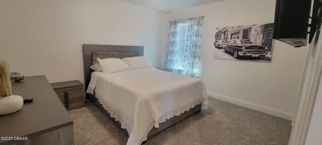 Building Photo - 284 Links Ter Blvd