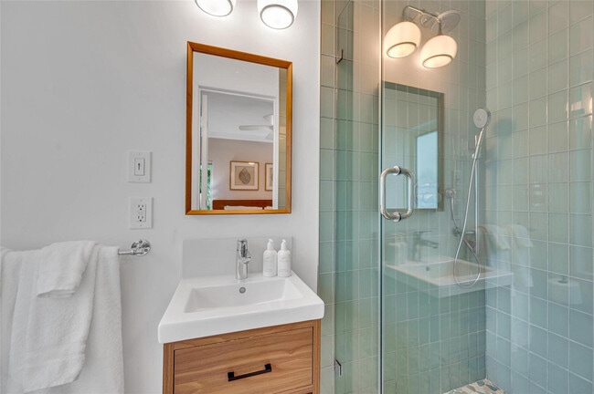 Building Photo - 3310 NE 18th St