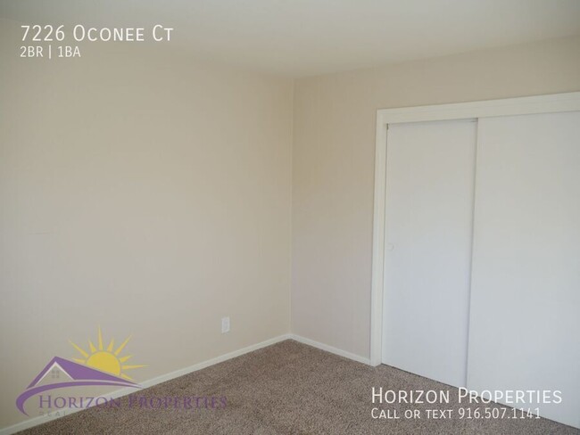 Building Photo - 2 Bed 1 Bath 827 Sq. Ft. Citrus Heights Du...