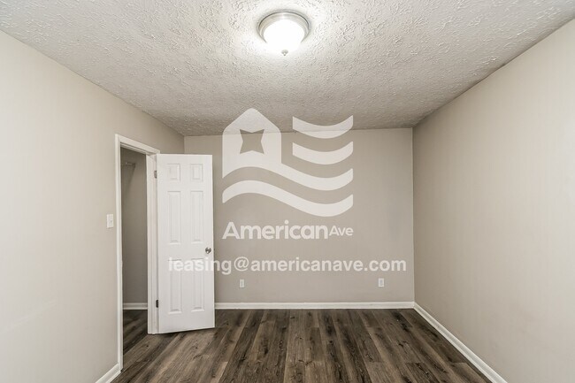 Building Photo - 3536 Torbay Dr