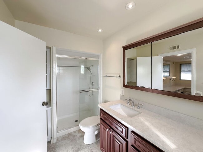 Building Photo - ~POOL HOME~ For Rent in Mission Viejo! 5 Bedrooms!