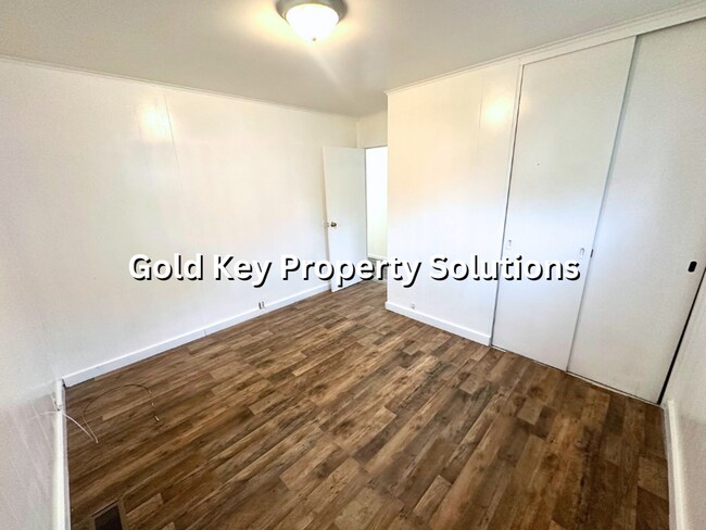 Building Photo - 3 Bed 1 Bath Home For Rent! (NO SECTION 8)