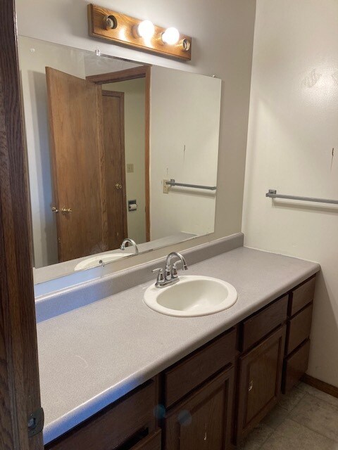 Building Photo - 3915 Central Ave