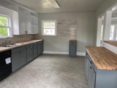 Building Photo - 1253 Logan Ave