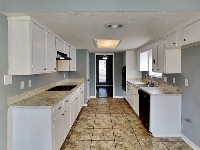 Building Photo - 2142 Oak Shores Dr