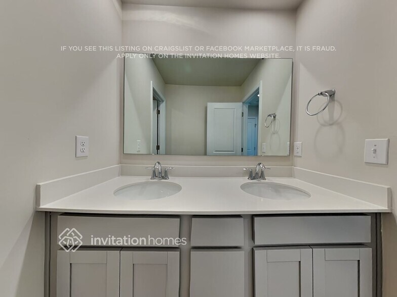 Building Photo - 1143 Woodhouse Dr