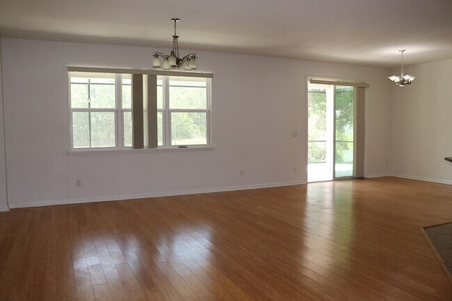Building Photo - 28 Abacus Ave