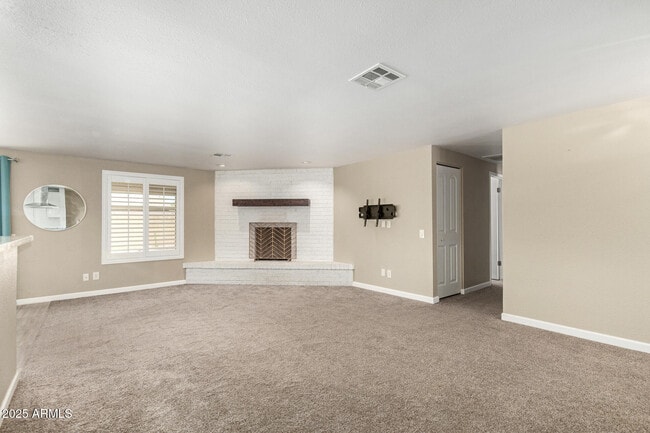 Building Photo - 1512 West Mariposa Dr