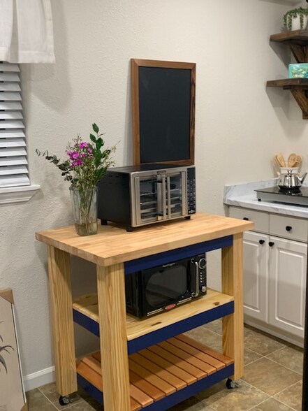 Building Photo - 1820 Whitman Rd