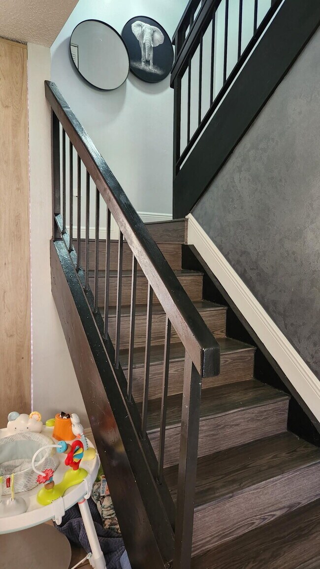 Building Photo - 4952 Sheridan St