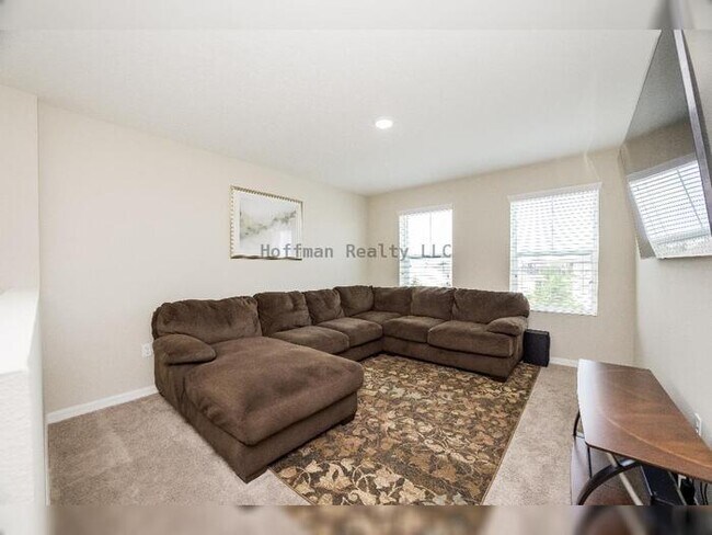Building Photo - Spacious 5-Bedroom Home in Amenity-Rich Tr...