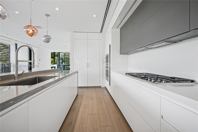 Building Photo - 420 N Hibiscus Dr