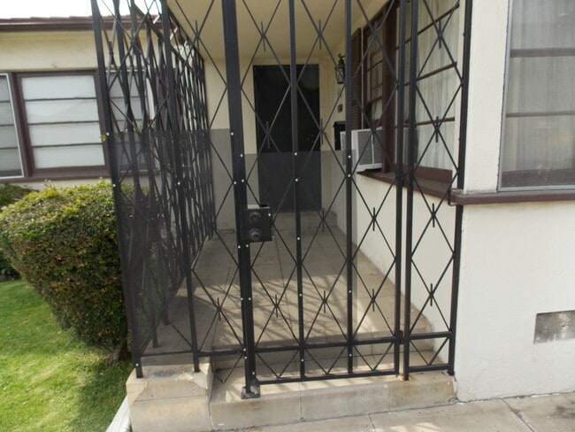 MAIN SECURED ENTERY - 6201 Commodore Sloat Dr