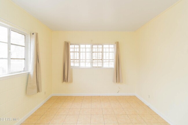 Building Photo - 1210 N Florence St