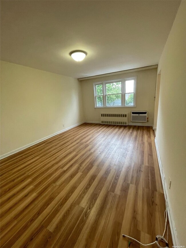 Building Photo - 154-12 19th Ave