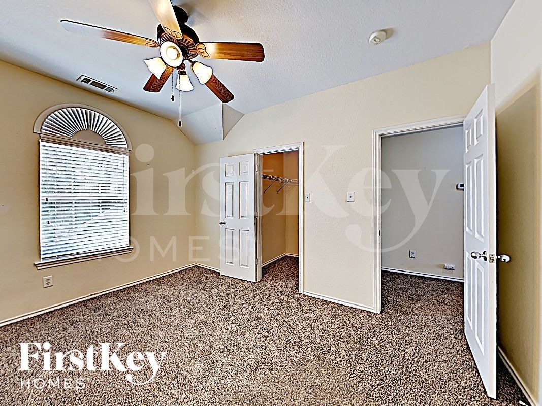 Building Photo - 5108 Parkplace Dr