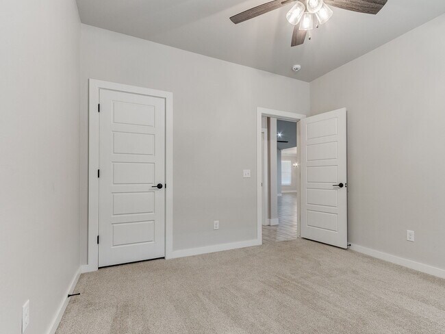 Building Photo - 3201 Hayven Cir